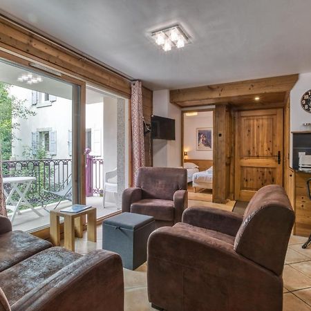 Villa Vallet- Newly Renovated 2 Bedroom Nestled Just Off The Main Street Chamonix Mont Blanc Exterior foto