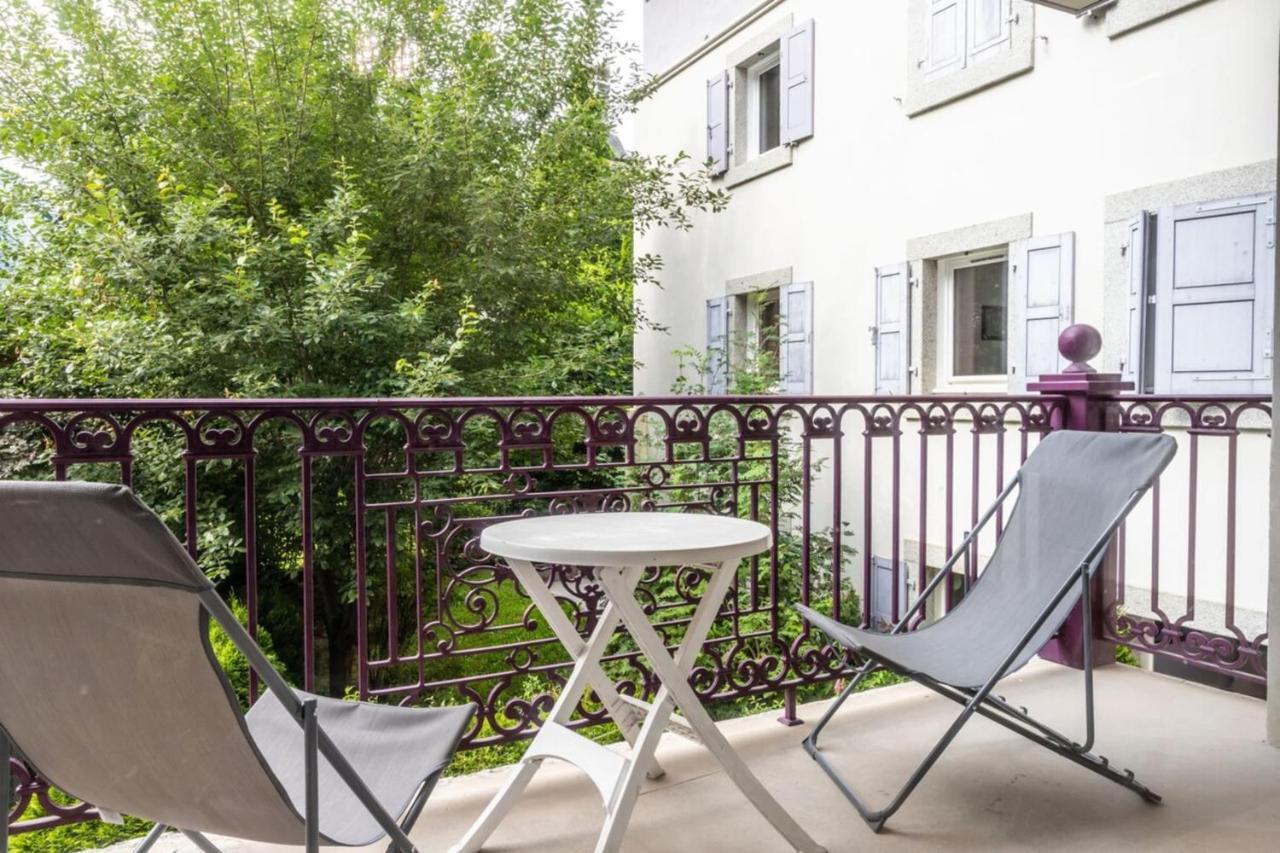 Villa Vallet- Newly Renovated 2 Bedroom Nestled Just Off The Main Street Chamonix Mont Blanc Exterior foto